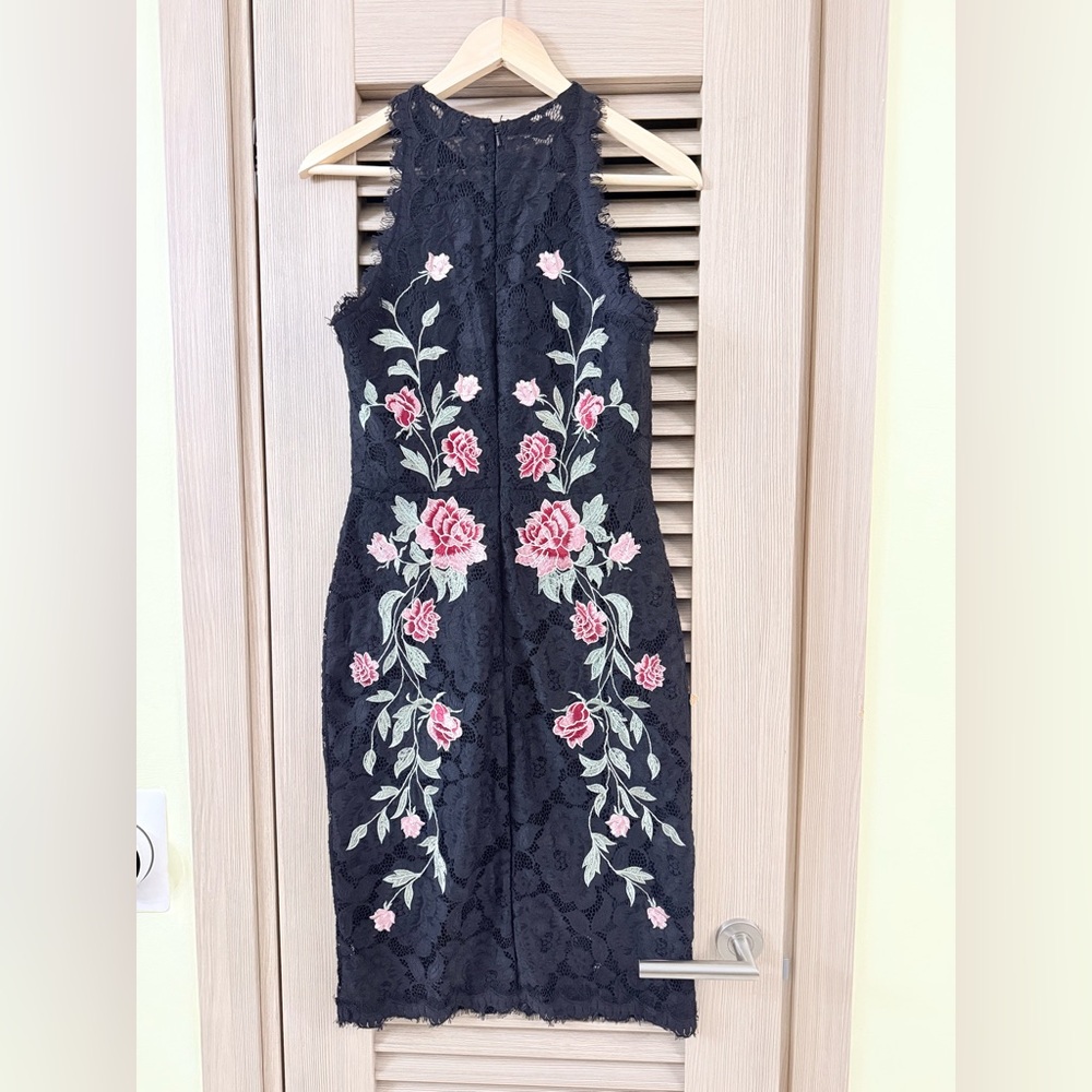 Betsy & Adam Black Dress with Pink Floral Design 6 - Picture 5 of 10